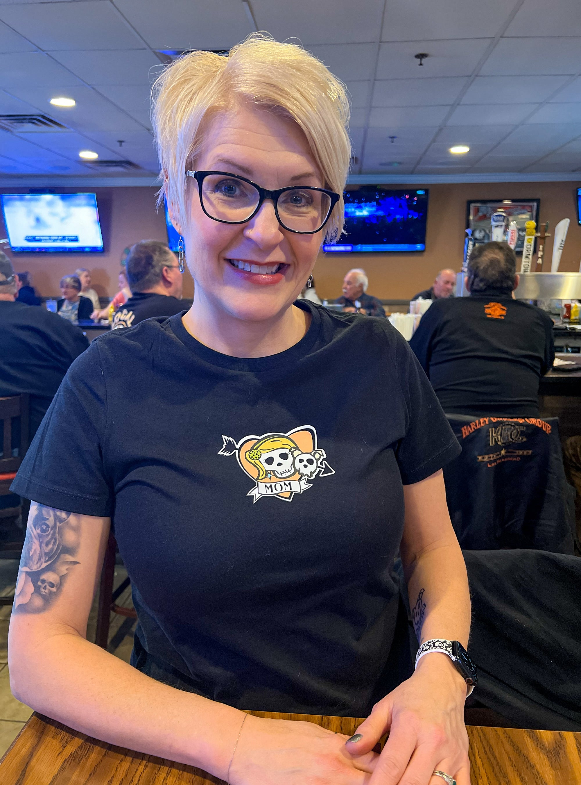 Skull & Dogbones Mom T-Shirt